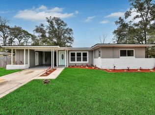 1675 Cezanne Dr W, Jacksonville, FL 32221