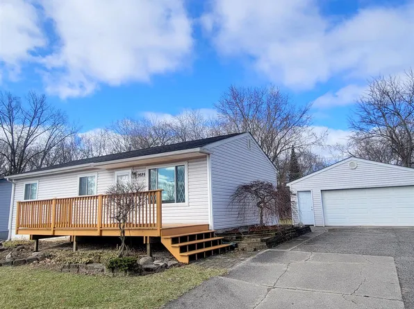 1625 Killarney Ct, Wolverine Lake, MI 48390