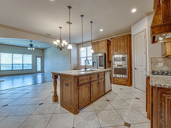 4th image of 1013 Taylor Dr