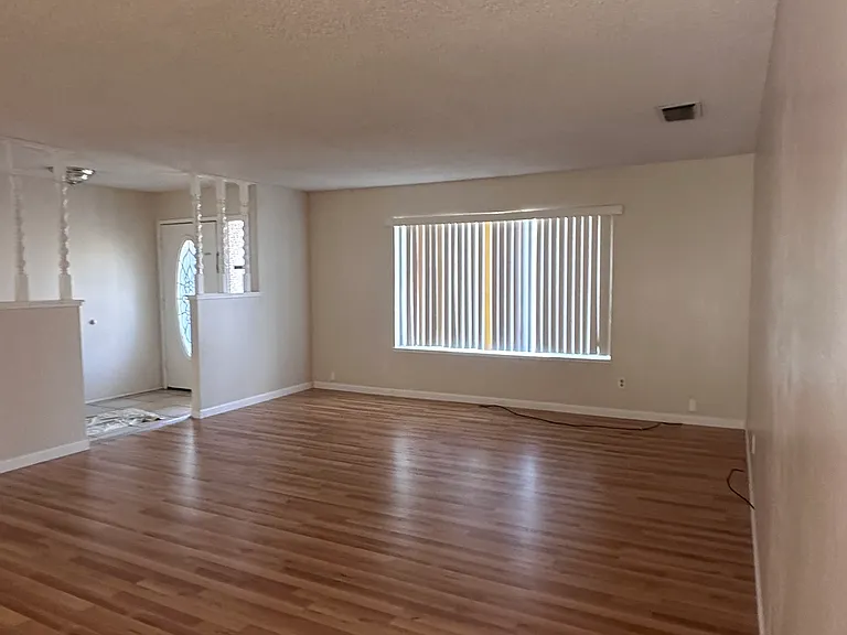 660 Hillsdale Dr — Photo 7
