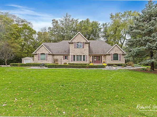 4 Birchwood Ln, Saint Anne, IL 60964