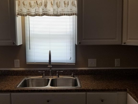 4th image of 2354 E Legrande Ave