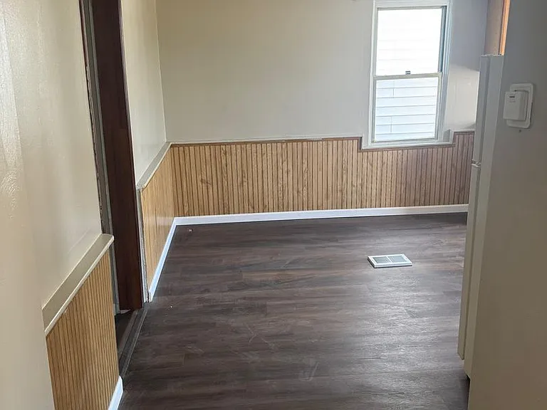 291 Maryland Ave — Photo 5