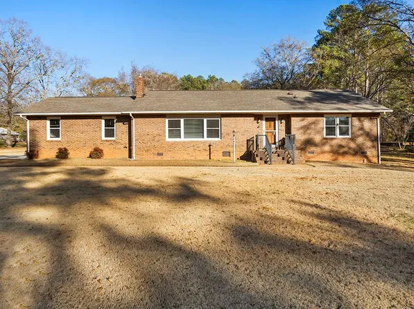 103 Welborn Ln, Greenwood, SC 29646