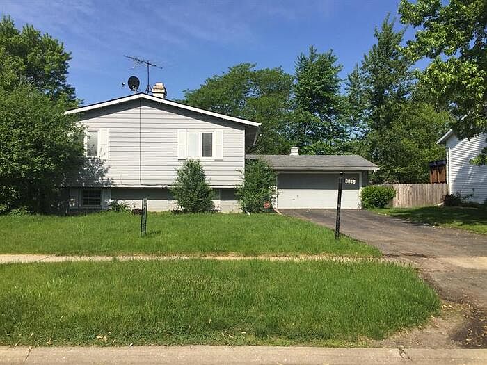 1st image of 6846 Hawthorne Ln