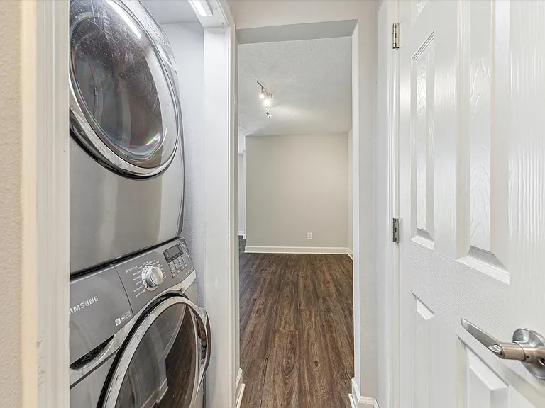 1107 Country Place Dr — Photo 6