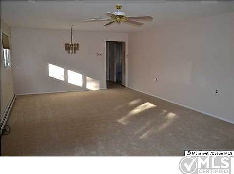 3rd image of 118 Bonaire Dr