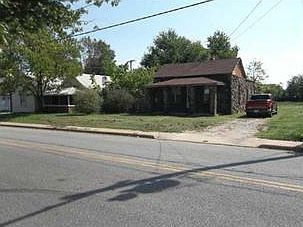 2nd image of 707 W Johnson Ave