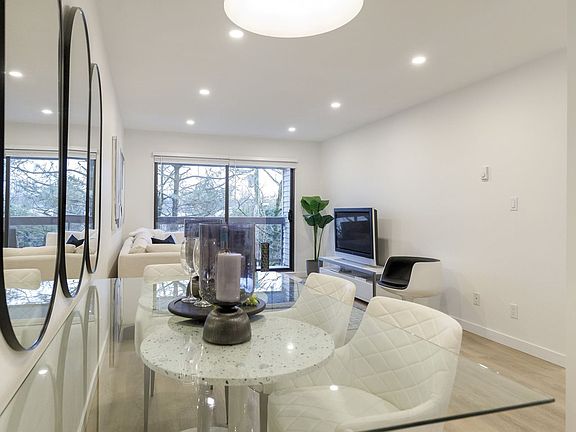 4th image of 1422 E 3rd Ave #317