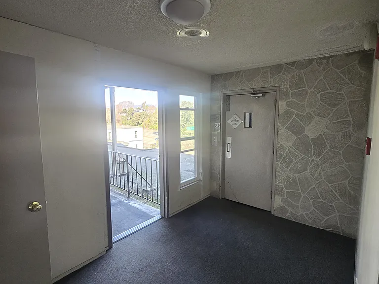 520 Van Buren Avenue — Photo 133