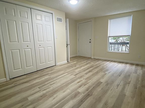 3rd image of 713 Lembo Cir Unit 4