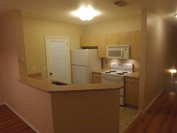 2nd image of 303 Belmont Pl #303