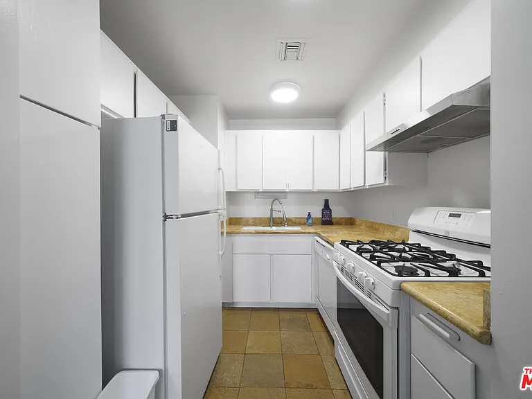 800 W 1st St #1807 — Photo 13