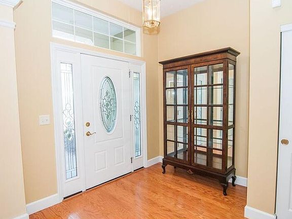 3rd image of 308 Carrick Dr
