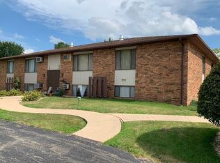 510 Jenkran St APT 4, Morrison, IL 61270