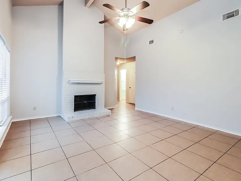16227 Corsair Rd — Photo 6
