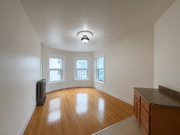 62 Vinal Ave, Somerville, MA 02143