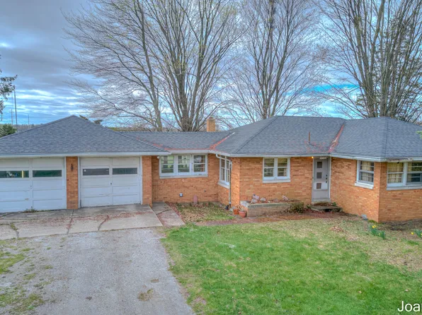 1315 Benston Rd, Whitehall, MI 49461