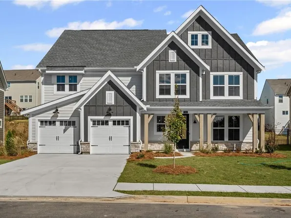 146 Kerr Dr, Hoschton, GA 30548