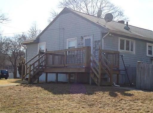 2nd image of 5 Charlotte Ln