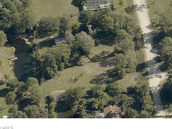 3rd image of 10401 Tarrah Ln