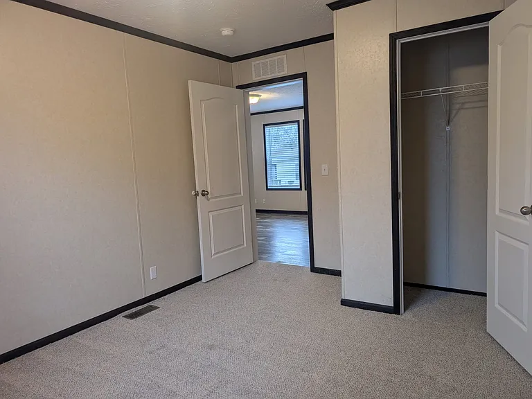 Avon Lakes Estates — Photo 21