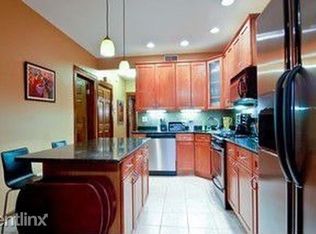 1929 W Irving Park Rd APT 3C, Chicago, IL 60613