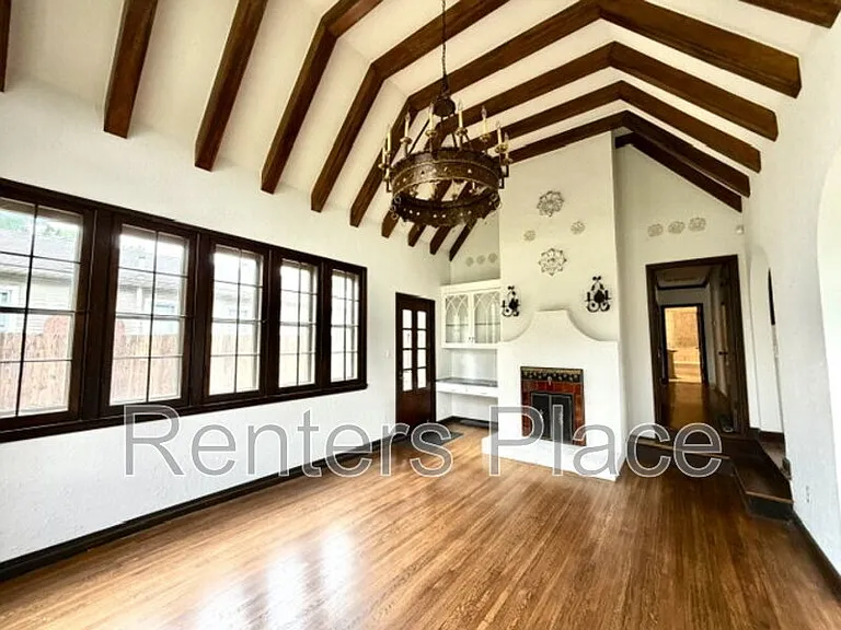 1904 S Yorktown Ave — Photo 6