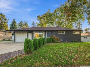 1926 Debra Ln, Green Bay, WI 54302