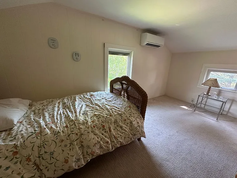 914 Middle Rd — Photo 17