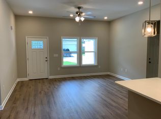 182 Laurel Oaks Dr, Freeport, FL 32439