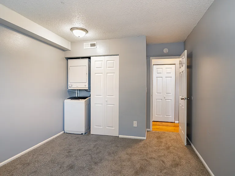 Parkside Apartments — Photo 7