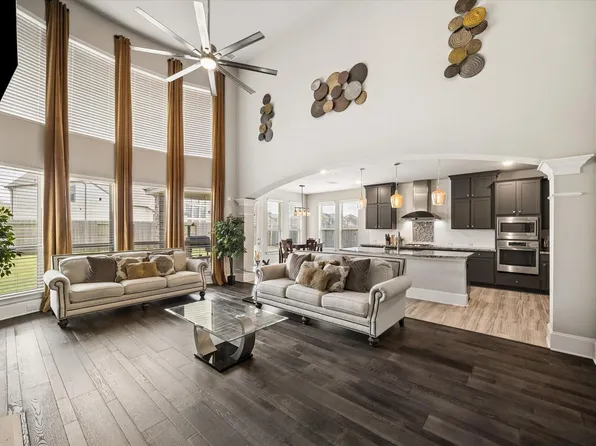 1907 Sapphire Pines Ln, Rosenberg, TX 77469