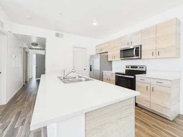 Sleepy Hollow, 9557 W State St #F576bc690, Garden City, ID 83714