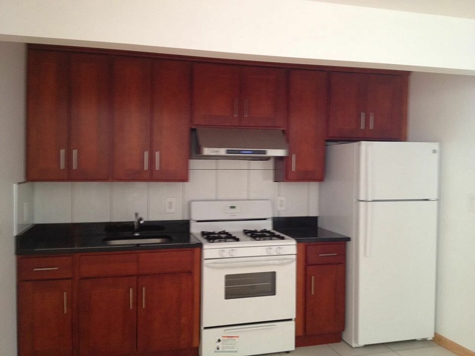 1st image of 2161 37th St