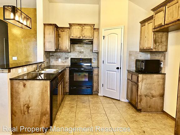 4th image of 11317 NW 100th St