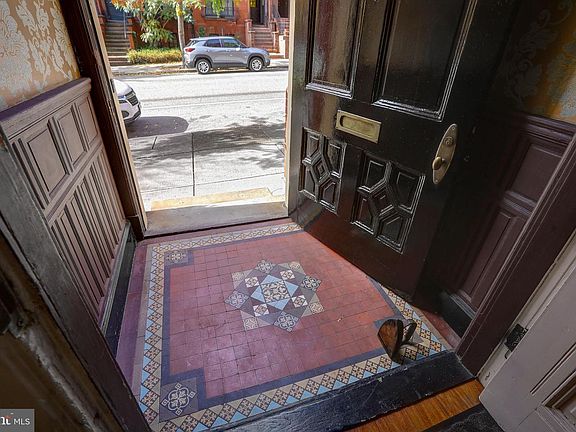 3rd image of 1007 N Calvert St