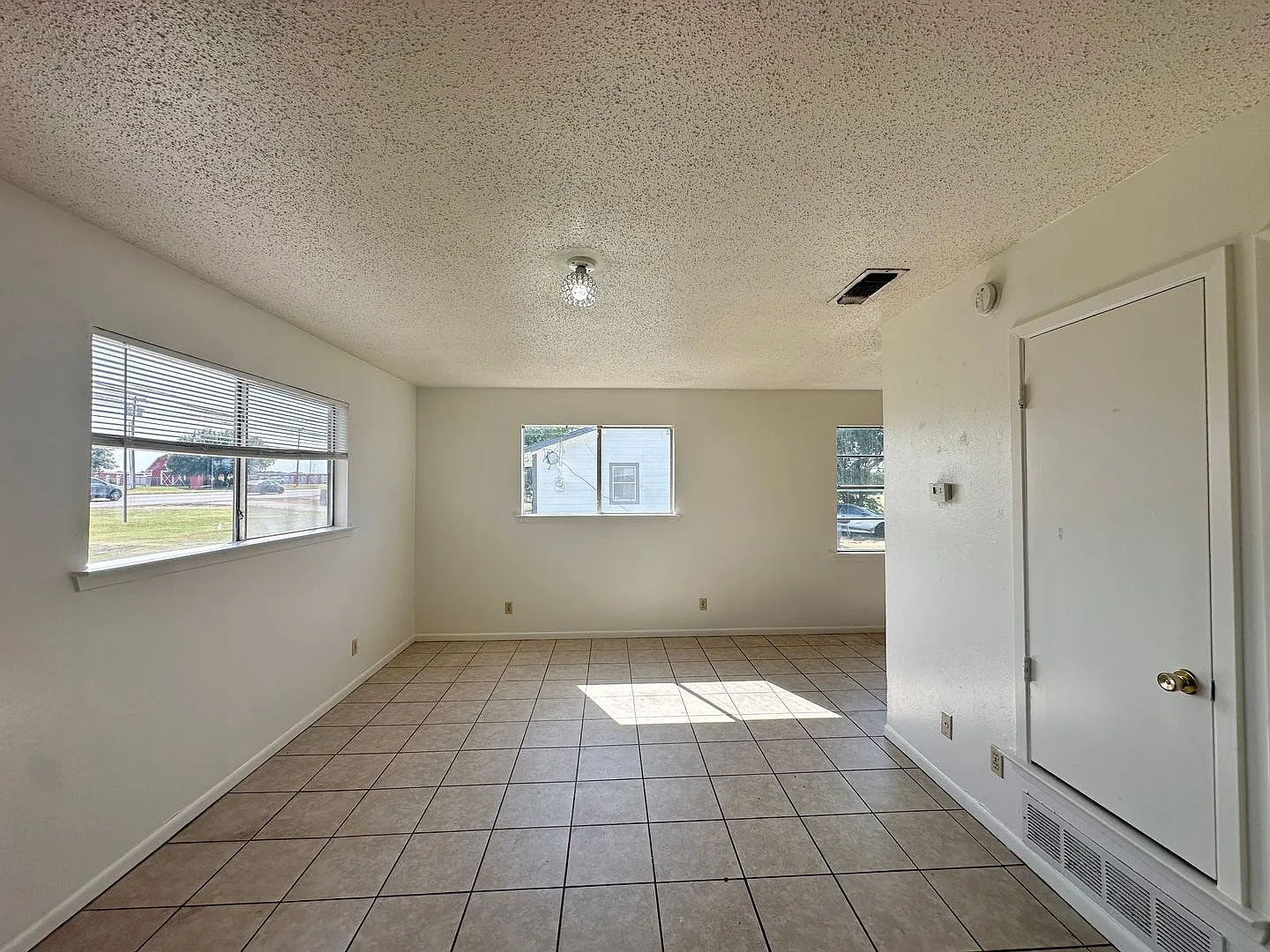 1313 W Stan Schlueter Loop — Photo 4