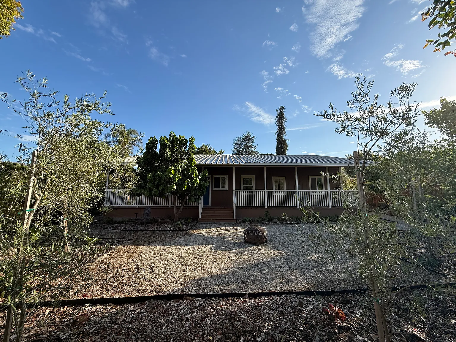 4 bed, 2000 sqft, $6,495 — Photo 2
