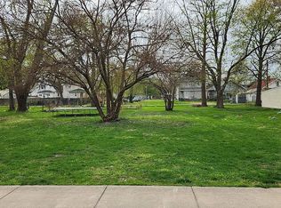 2131 S 12th St, Springfield, IL 62703