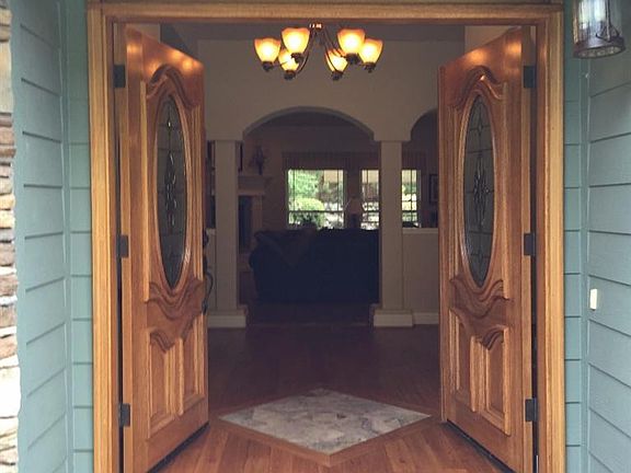 4th image of 2309 Overland Dr