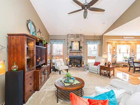 3rd image of 4931 Kylie Ct