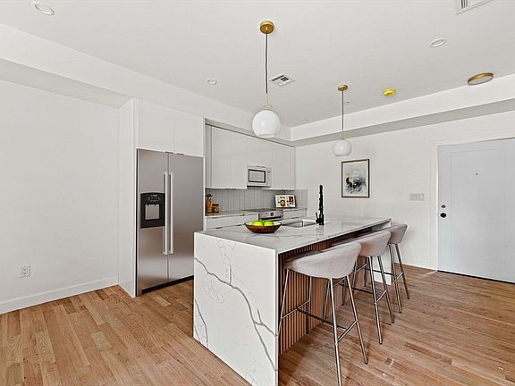 2nd image of 122 Washington St #21