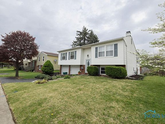 2nd image of 2443 Bedford Ln