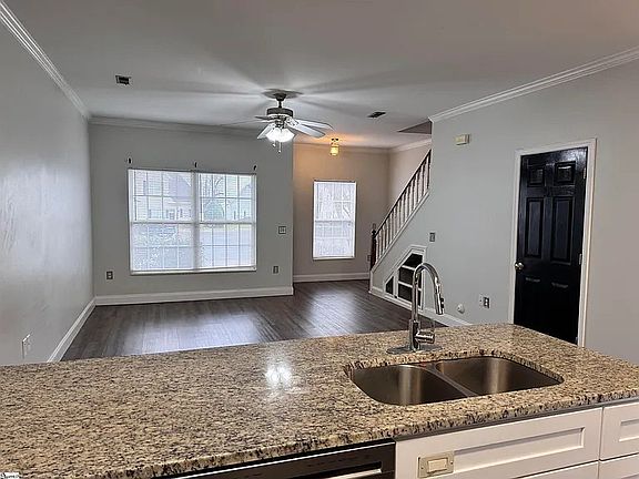 4th image of 58 Ridgestone Cir #1