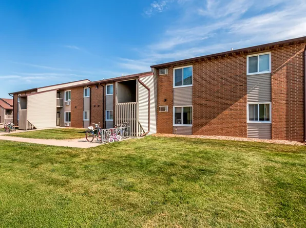 905 N 15th St, Indianola, IA 50125