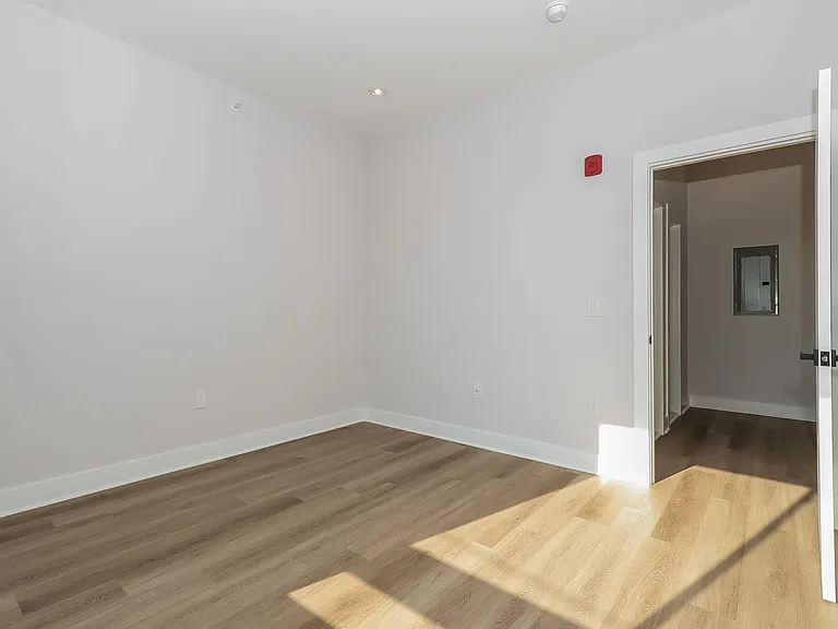 820 N 40th Street — Photo 27