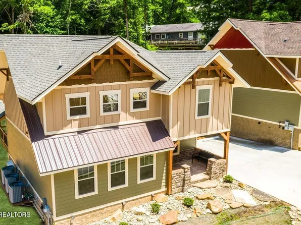 1132 Anastasia Way, Gatlinburg, TN 37738