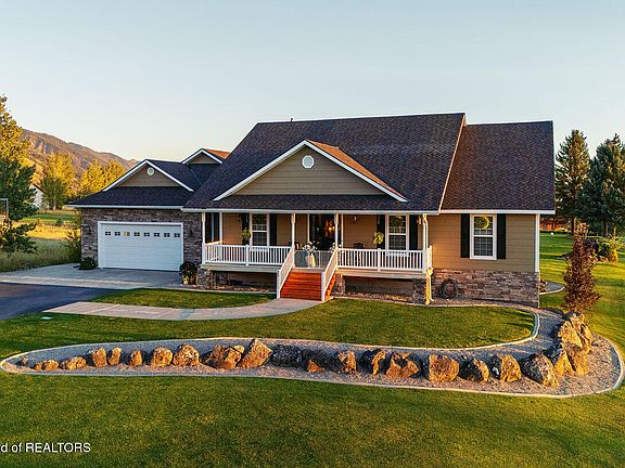2nd image of 332 Alpine Way