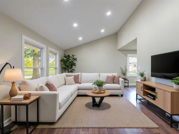 8014 South 13th STREET, Oak Creek, WI 53154